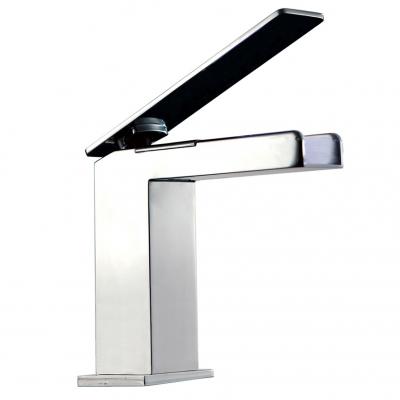 Vòi đèn lavabo nóng lạnh - BT680CT